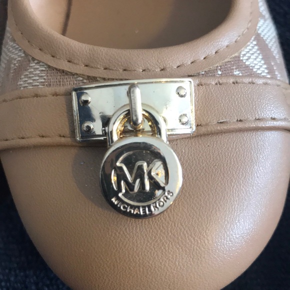 Michael Kors Flats, Baby Girl 7, NWOT - Picture 3 of 4